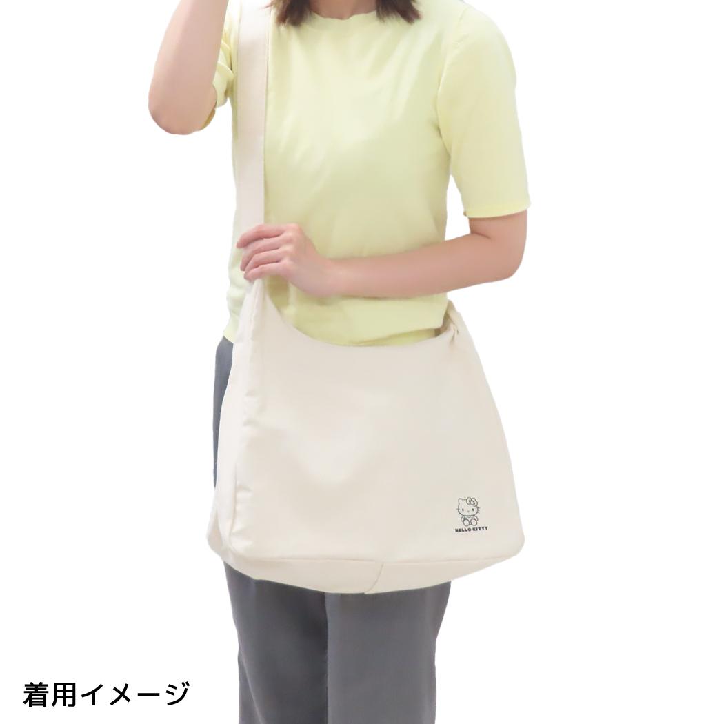 帆布ショルダーバッグ 斜め掛けかばん ハローキティ サンリオ アートウエルド 肩掛け プレゼント