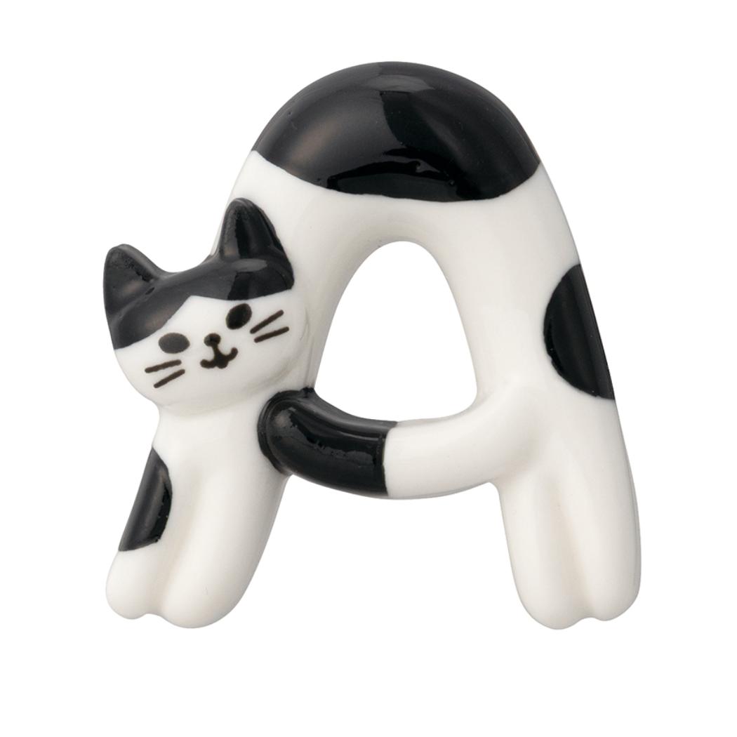 猫のイニシャル箸置き はし置き Cat's initial ネコのイニシャルシリーズ A ねこ デコレ カトラリーレスト かわいい メール便可