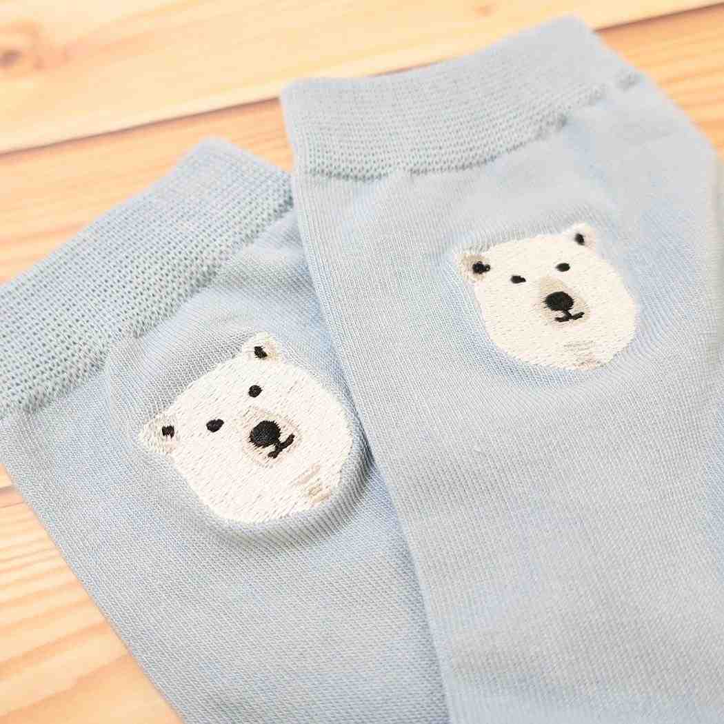 女性用靴下 刺繍ソックス ハラペコシロクマ ライトブルー フレンズヒル