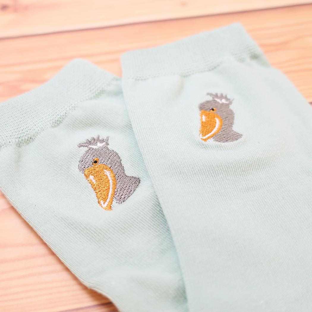 女性用靴下 刺繍ソックス マタアシタハシビロ グリーン フレンズヒル