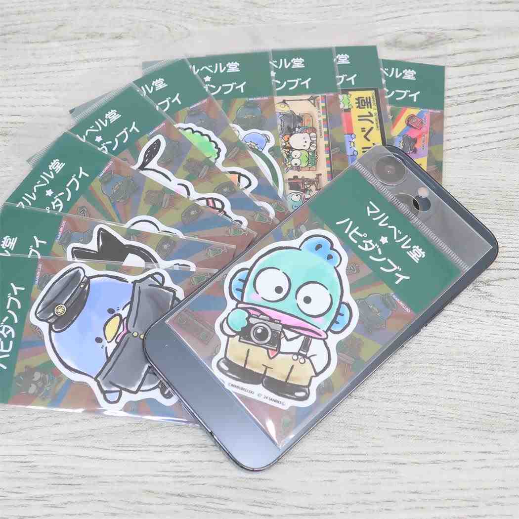 ビニールステッカー ダイカットシール ポチャッコ マルベル堂xはぴだんぶい サンリオ ゼネラルステッカー デコステッカー 耐水耐光 メール便可