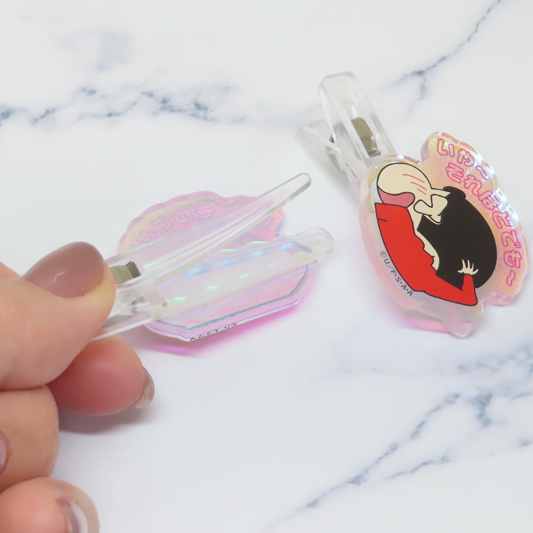 オーロラアクリルヘアクリップ ヘアアクセ クレヨンしんちゃん じゃ、そゆことでー アイプランニング 前髪クリップ アニメメール便可
