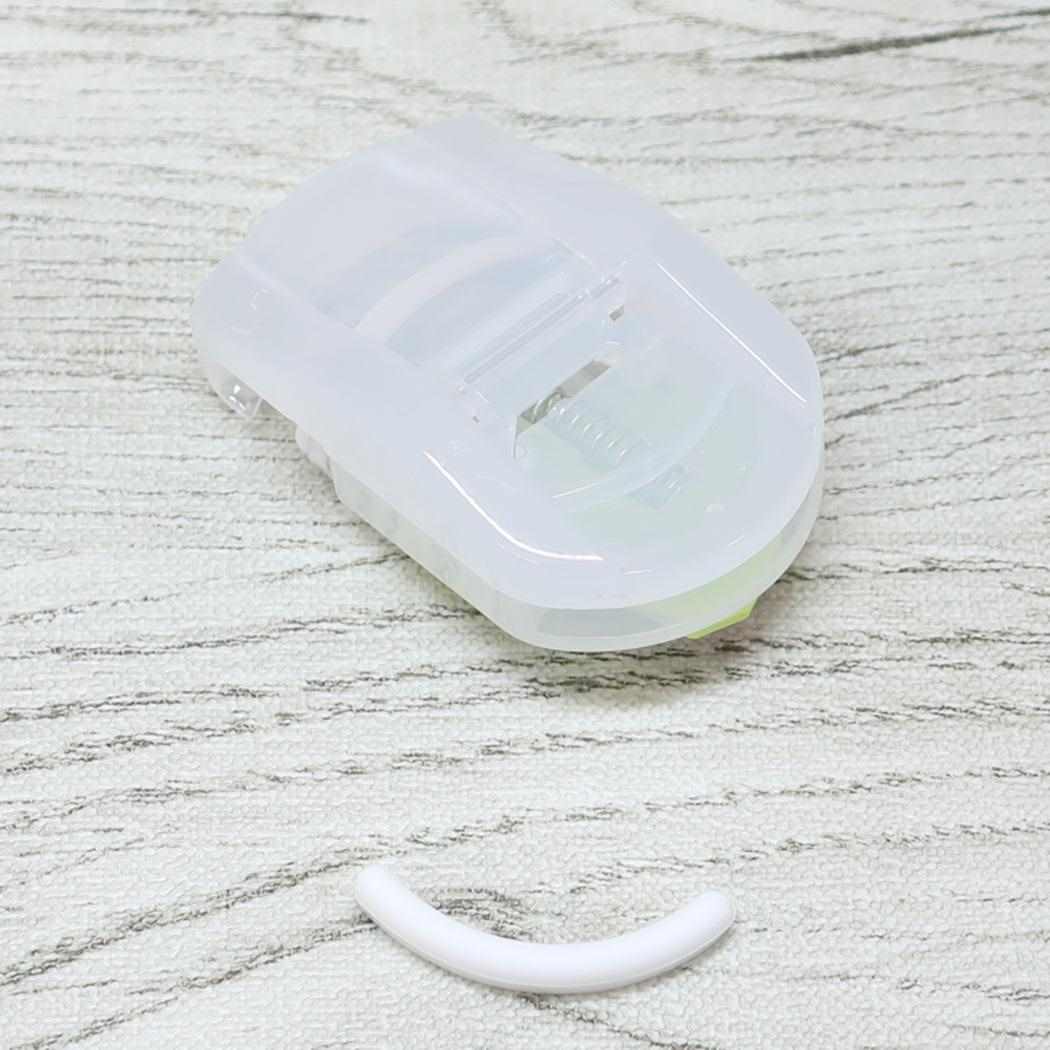 マスコット付きアイラッシュカーラー コスメ雑貨 クレヨンしんちゃん ホワイト アイプランニング メイク用品 化粧 アイメイク アニメ