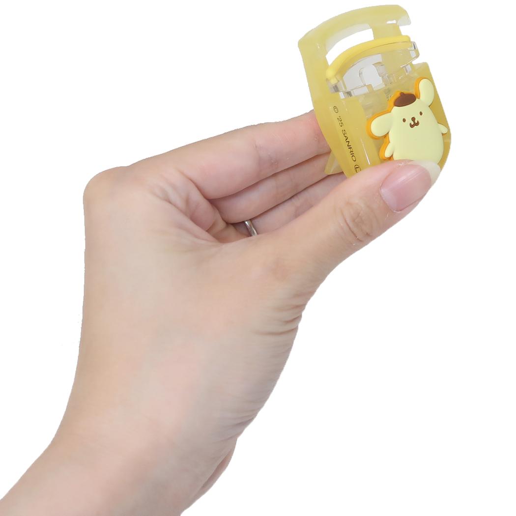 マスコット付きアイラッシュカーラー コスメ雑貨 ポムポムプリン サンリオ アイプランニング メイク用品 化粧 アイメイク