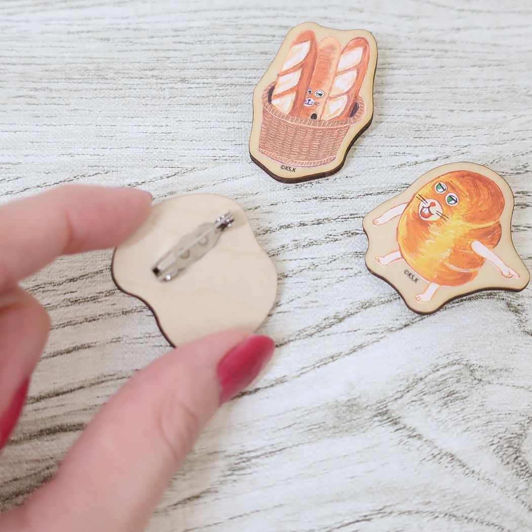 ウッドバッジ ピンバッジ パンどろぼう F カミオジャパン コレクション雑貨 絵本メール便可