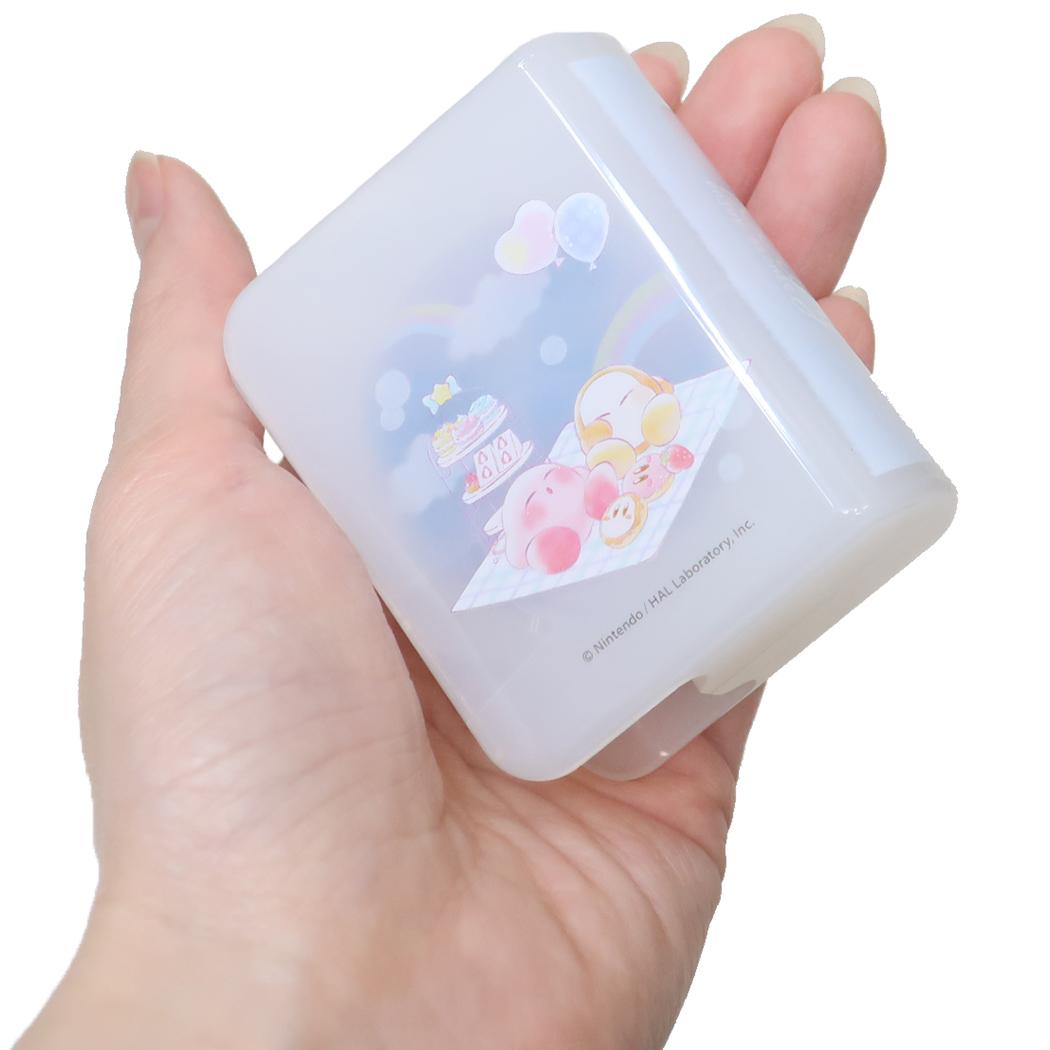 星のカービィ 収納型テープカッター BOOK型セロハンテープ ENJOY PICNIC カミオジャパン 新学期準備文具 キャラクター グッズ メール便可 シネマコレクション