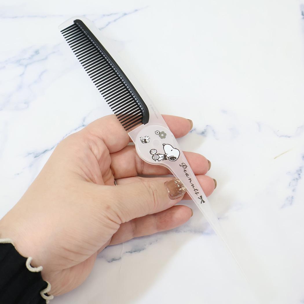 スヌーピー ヘアブラシ スリム折りたたみコーム monochrome flower ピーナッツ カミオジャパン プレゼント かわいい キャラクター グッズ メール便可 シネマコレクション