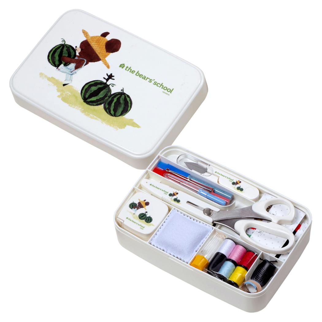 くまのがっこう 手芸用品 ソーイングセット うす型タイプ スイカ ミササ 裁縫セット 抗菌加工 絵本キャラクター グッズ シネマコレクション