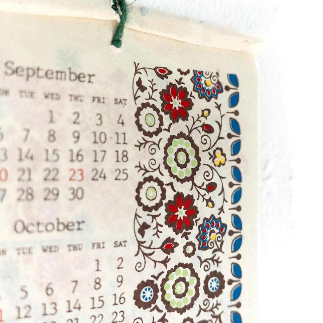 2027Calendar カレンダーS 東欧刺繍 壁掛けカレンダー2027年 令和9年暦 トモコーポレーション