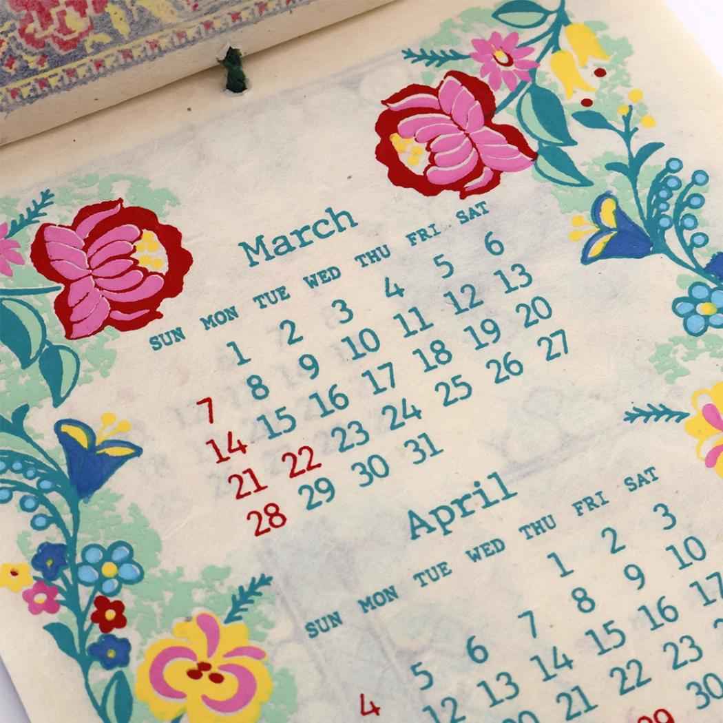 2027Calendar カレンダーS 東欧刺繍 壁掛けカレンダー2027年 令和9年暦 トモコーポレーション