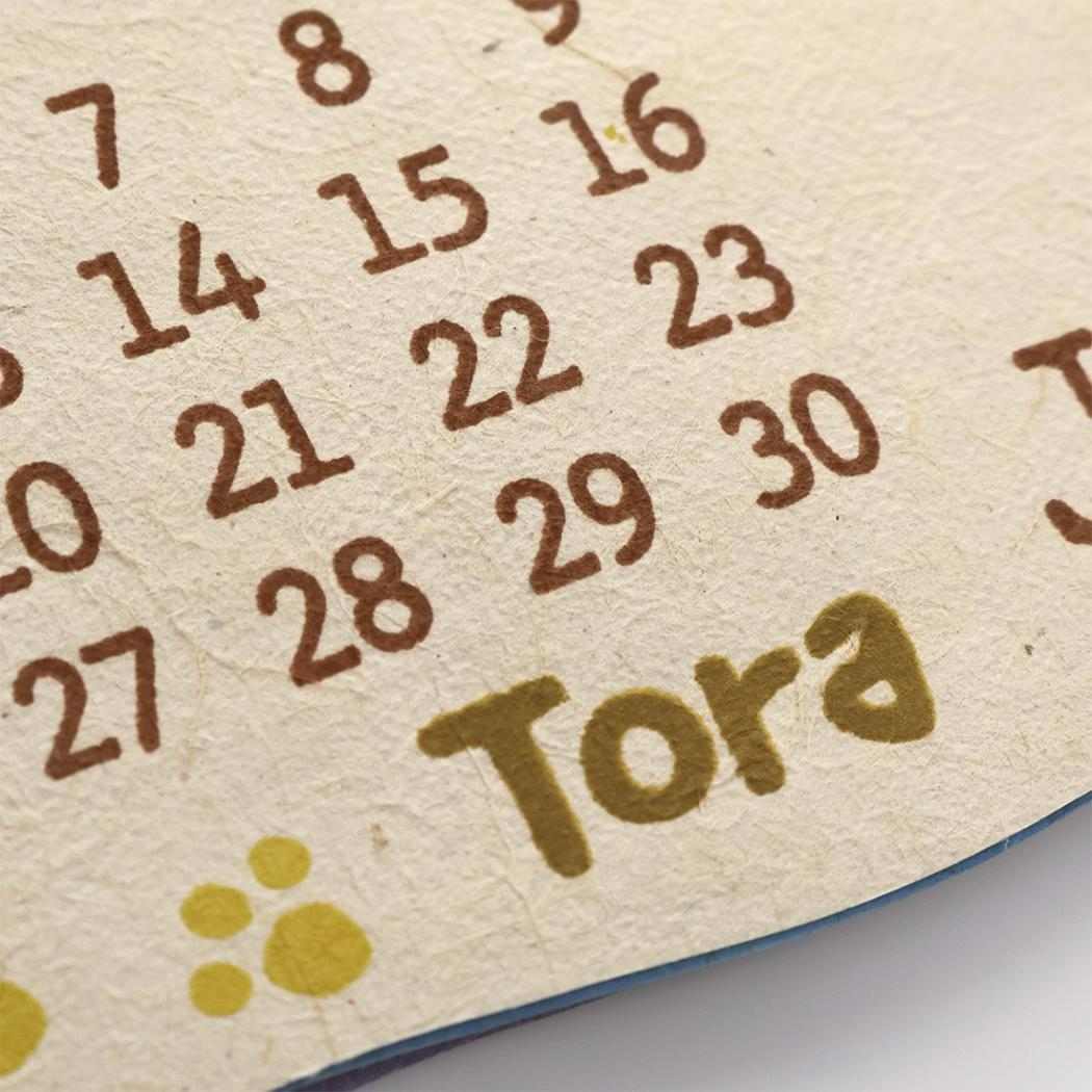 2027Calendar シェイプカレンダー フライングキャット 壁掛けカレンダー2027年 令和9年暦 トモコーポレーション