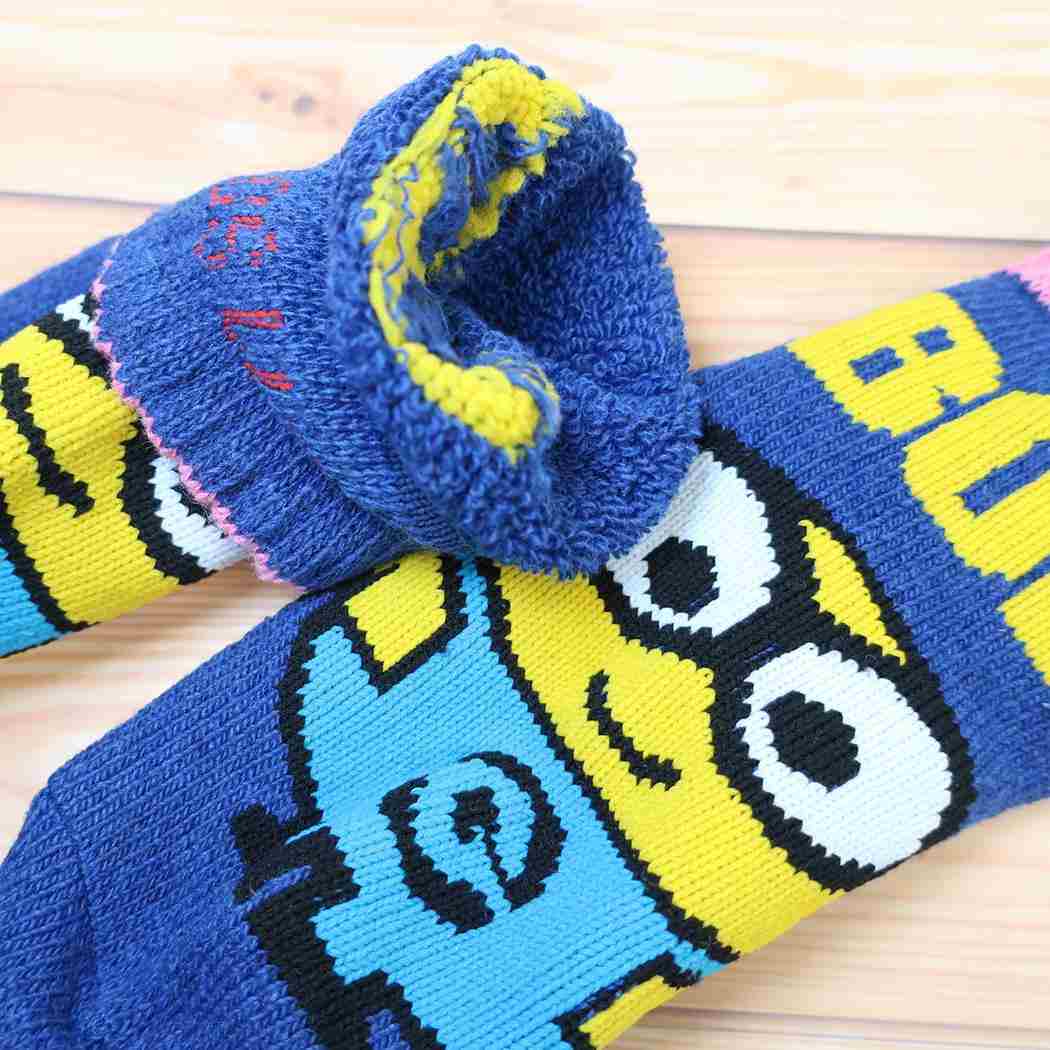 ミニオンズ レディース 女性用防寒靴下 履くホカロン ホームロークルー 総パイル ソックス 23-25cm ユニバーサル映画 ウイックス