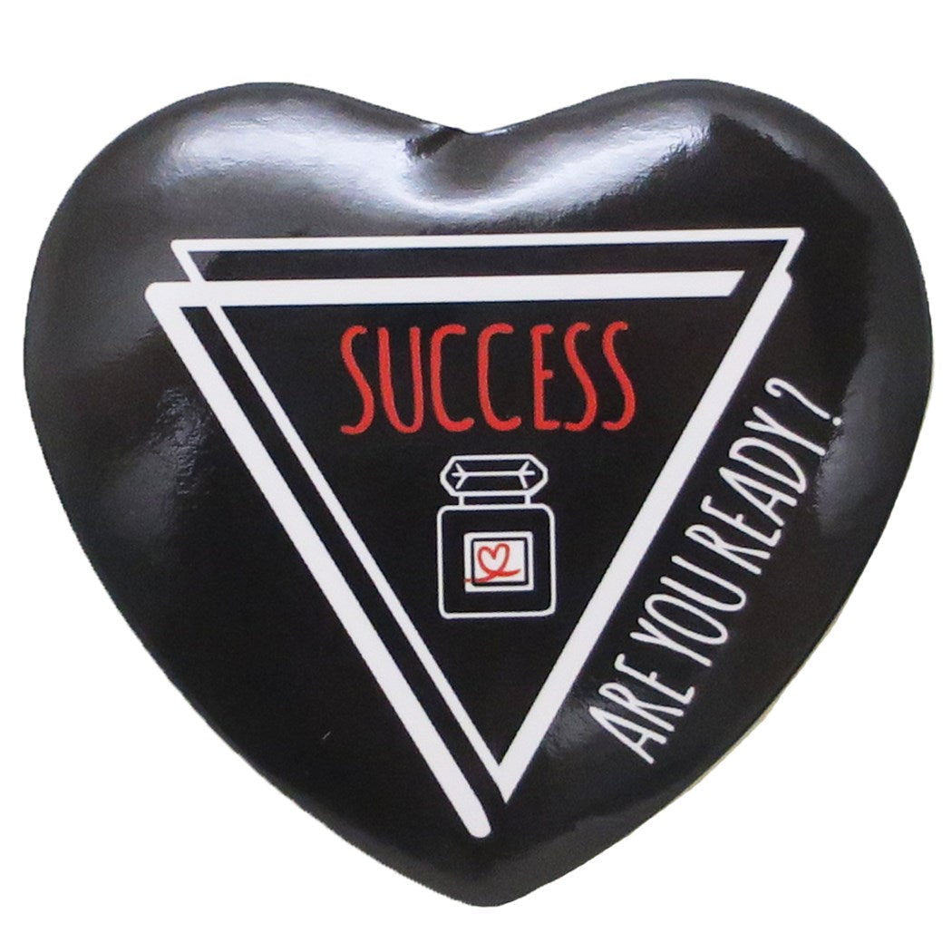 缶バッジ TRIANGLE SUCCESS ハート型カンバッジ クラックス グッズ オルチャン系 かわいい プチギフト プレゼント 男
