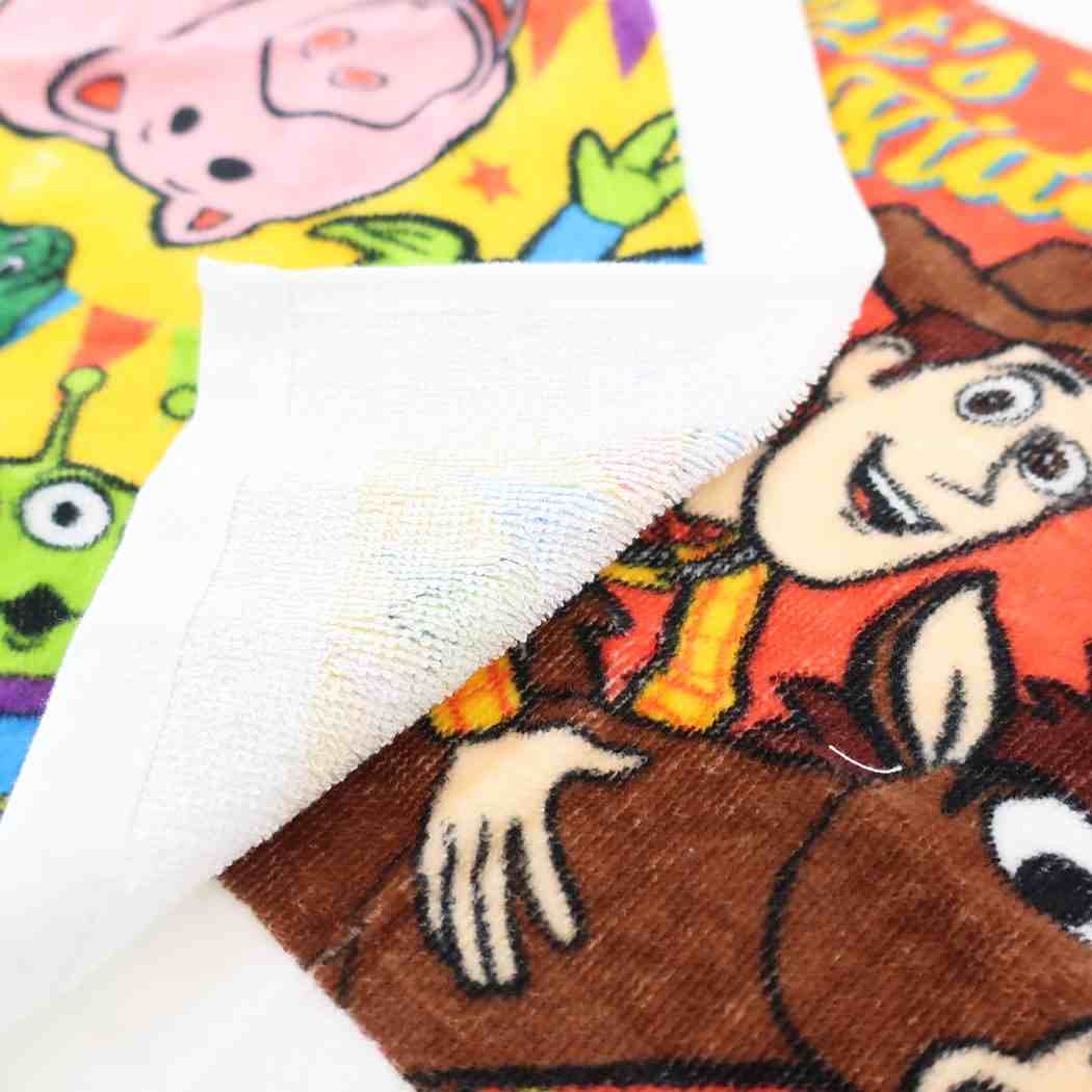 トイストーリー グッズ ハンドタオル キャラクター 円筒ケース付き 制菌 ハンドタオル 2枚セット ワンダフルトイズ ディズニー プレゼント